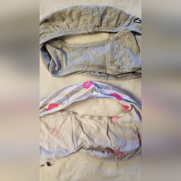 PINK Victoria's Secret Gray and Pink Lip Print Underwear Set - Picture 4 of 4
